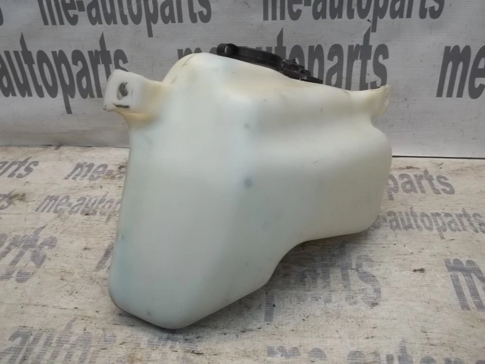 92-93 CADILLAC SEVILLE ELDORADO 4.6L WINDSHIELD WASHER WIPER TANK RESERVOIR - Image 4 of 4