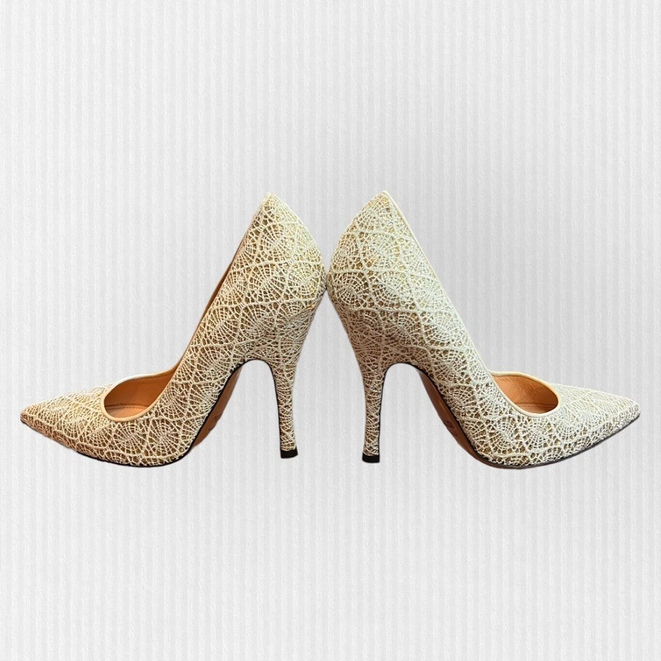 Palter DeLiso Kiss Ivory Heirloom Lace Gold Glitter Pump Size Italy 37 US 6.5 - Image 2 of 4