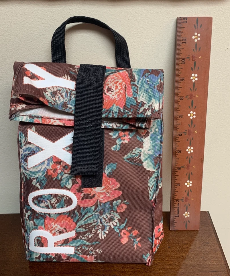 Bolsa de almuerzo aislada con flores florales rosa rosa Roxy con clip utilitario lonchera Foto 2 de 4
