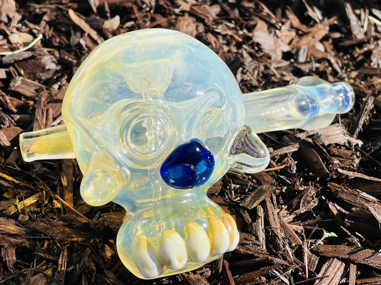 New 7” Gold Fumed Skull bubbler Glass Pipe Handcrafted Collectible Pipe Art USA