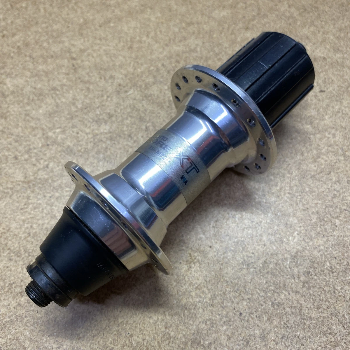 Moyeu Arrière Shimano Deore XT FH-M737 32 Trous - VTT Vintage Argent - Occasion