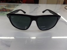 Ray Ban Sunglasses RB 4147 601/58 Square Black 60-15-145 Polarized Frame