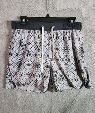 Vuori Shorts Mens Medium Gray Black 6 Lined Athletic Shorts Running Model V341