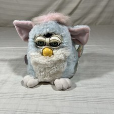 De colección Furby Babies Algodón Caramelo Color Azul Claro Cuerpo Rosa Cabello 1999 FUNCIONA Etiqueta