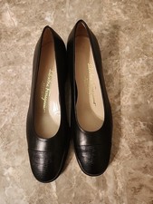 Salvatore Ferragamo Boutique Cap Toe Pumps Red/Black Fabric Leather, Size C 37