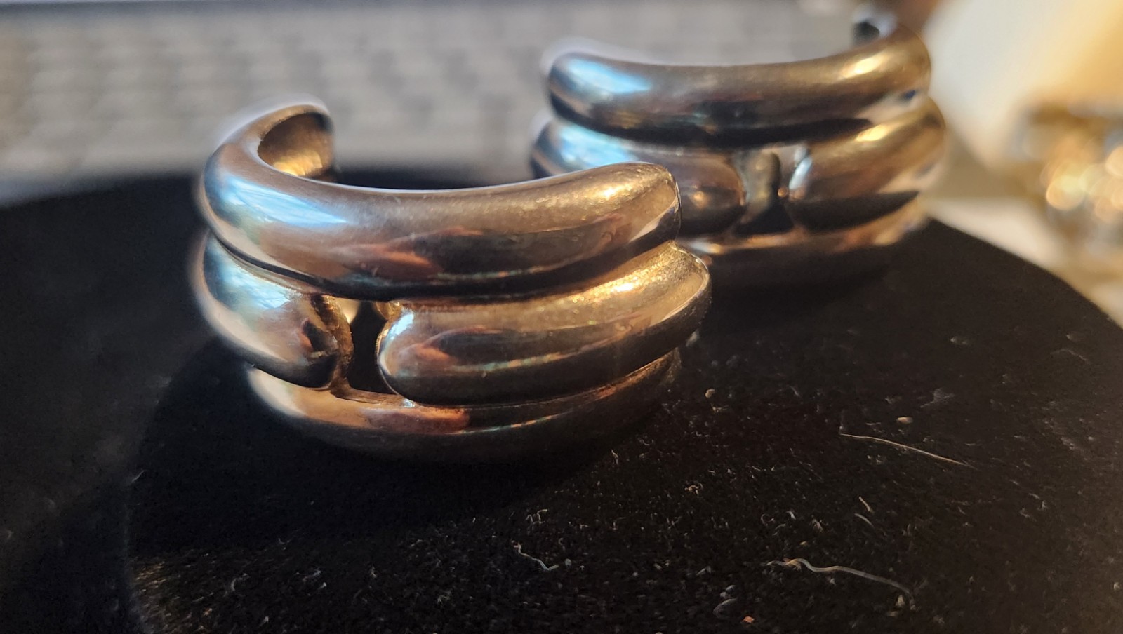 GIVENCHY Paris New York Large Silver Tone Chunky Clip On Earrings Vintage thumbnail 4