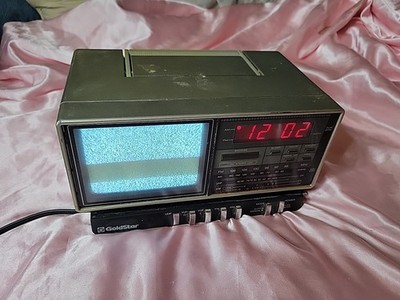 GoldStar KMA-0401  4.5'' Black & White CRT TV AM/FM Radio Alarm Clock Tested