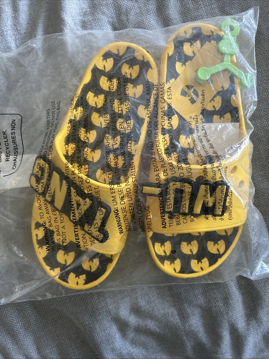 wu-tang clan ×crocsコラボ　サンダル You Can Now Cop a Pair of Wu-Tang Clan Crocs - Okayplayer