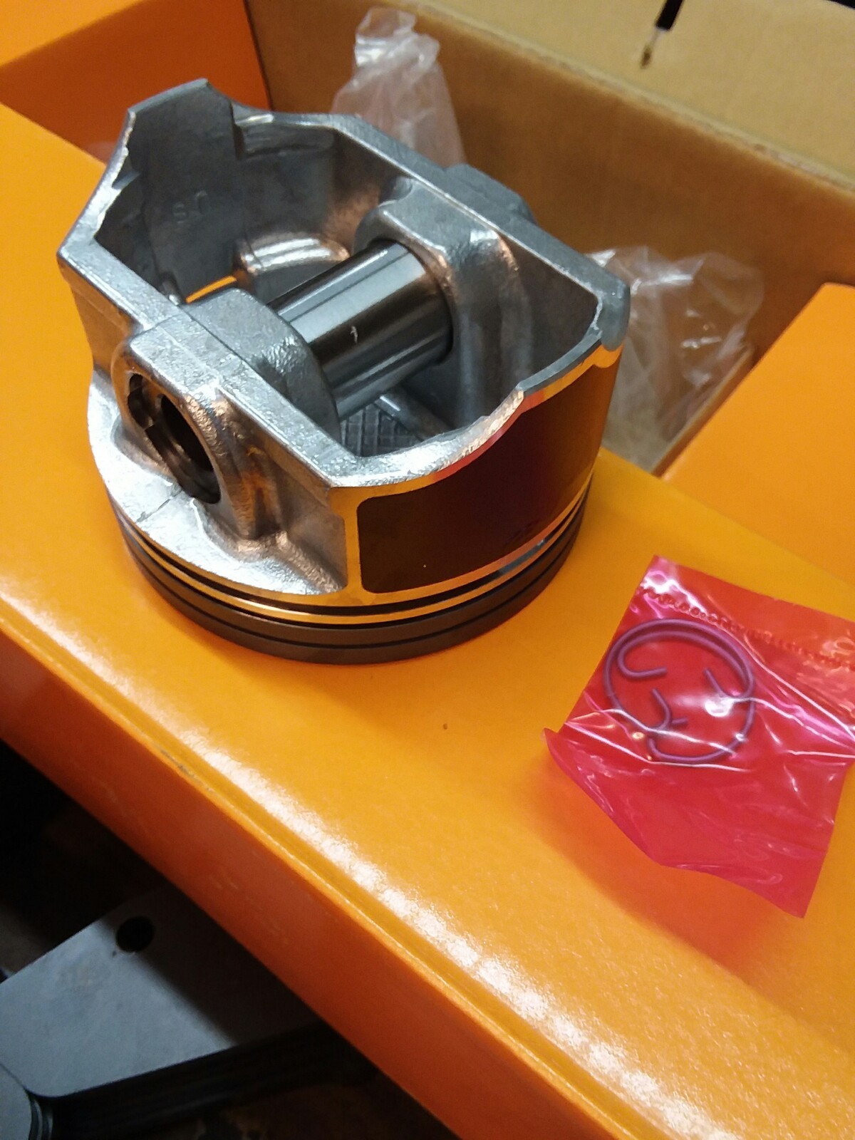 0509 Chevy/GMC 5.3L V8 VORTEC L33/LH6/LY5/LC9/ (8)FlatTop Pistons