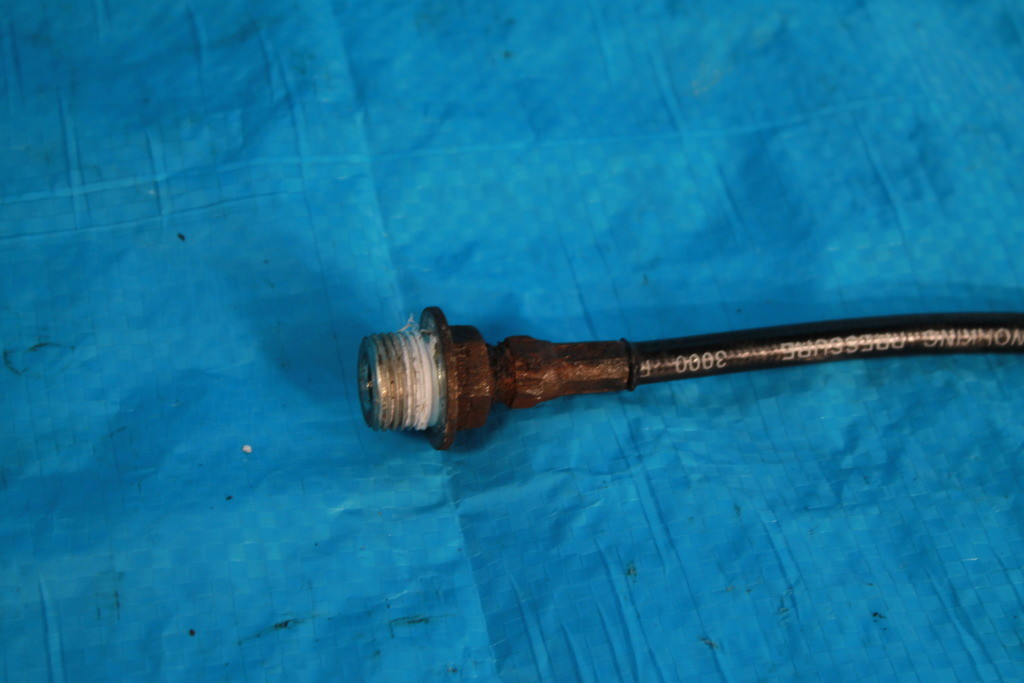 0417 SUBARU WRX STI OIL PRESSURE SENSOR 010 BAR 3000PSI 05 06 07 08