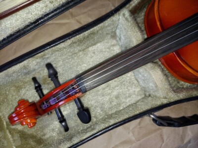 Suzuki 220 (3/4 Size) Violin, Japan, 1989. w/ case & bow, Very