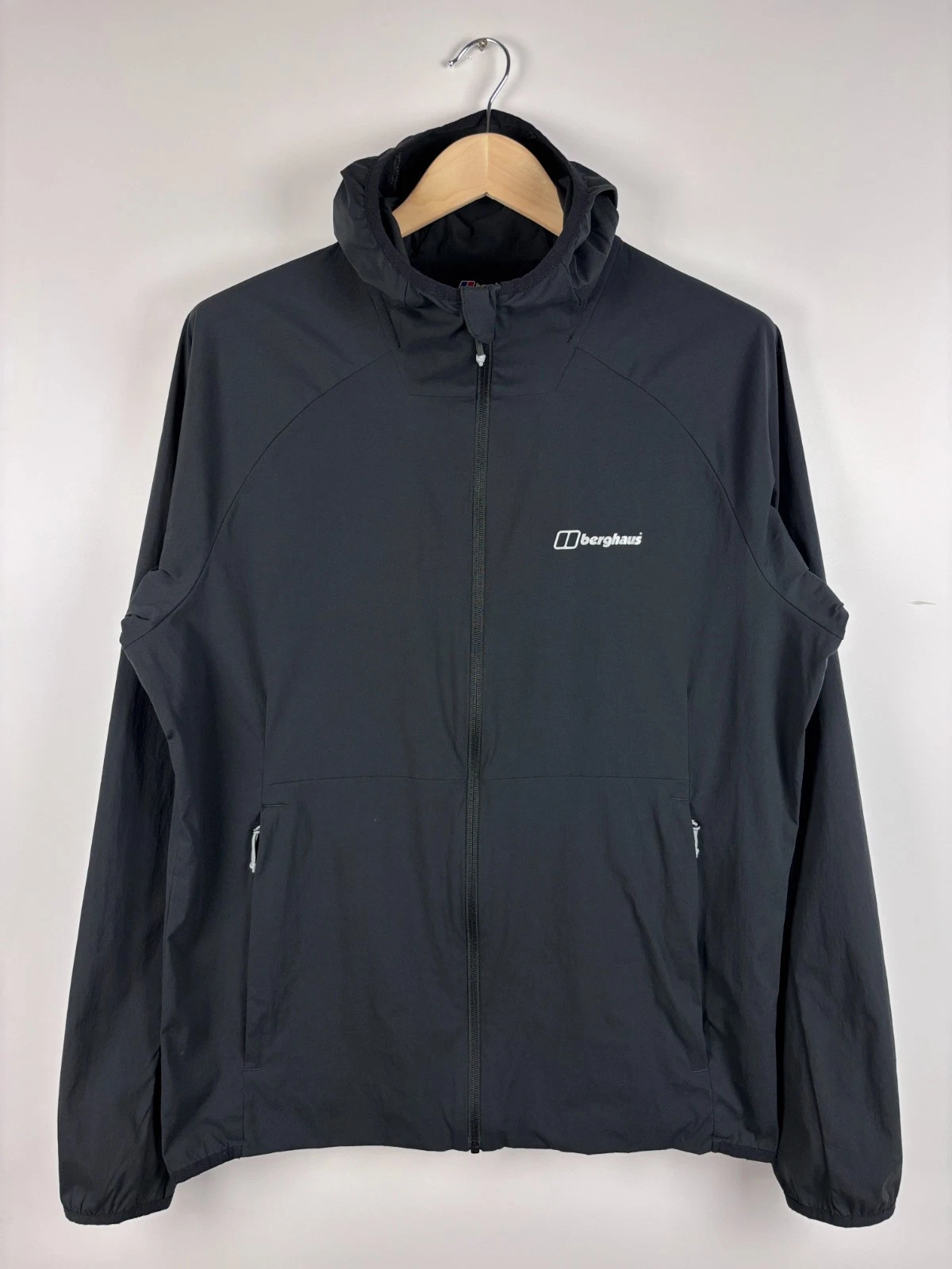 Mens Berghaus Hooded Jacket Windbreaker Outdoor Hiking Black Size L - product detail image 1
