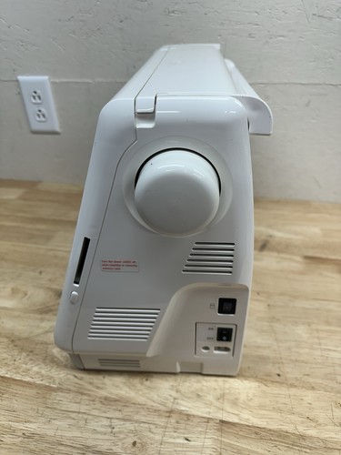 Janome Memory Craft 9000 Computerized Sewing Machine No Cover Broken Handle - Picture 9 of 14