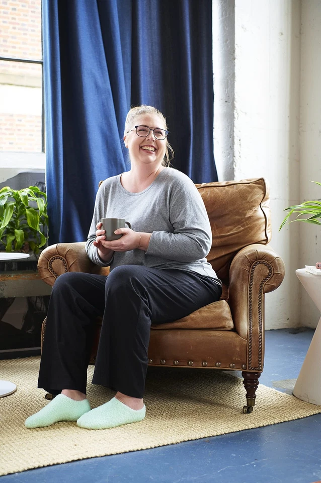 Paquete de 3 pares de calcetines cortos para mujer corte bajo acogedores antideslizantes agarre tobillo Foto 2 de 2