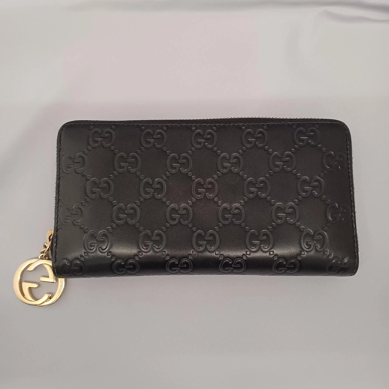 Gucci — GUCCI Women's Black Zipper Long Wallet 7.4 Inch