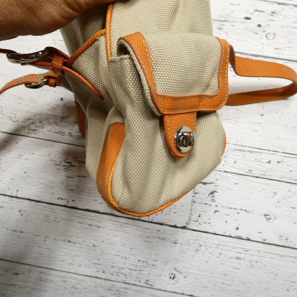 Bolso de mano Franco Sarto para mujer color naranja tostado lona imitación cuero bloqueo giratorio Foto 4 de 4