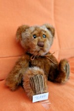 Peluche n°T167: Ours MINKY posture assis - doublure pied en velours 18cm
