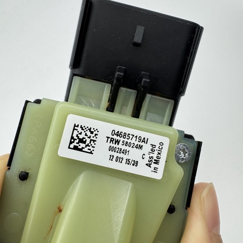 Ignition Cylinder Housing For Jeep Wrangler Dodge Caliber 2008-2017 68054822AB - Picture 4 of 14