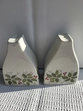 Vintage Figgjo BRAZIL SALT & PEPPER SHAKER Set Norway Red Berries Green Leaves