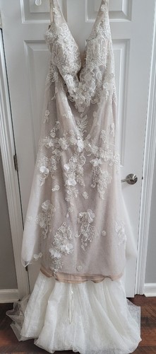 David's Bridal Galina Signature SIZE 22W Wedding Dress Beaded Floral Ivy 9SWG897 - Picture 8 of 21