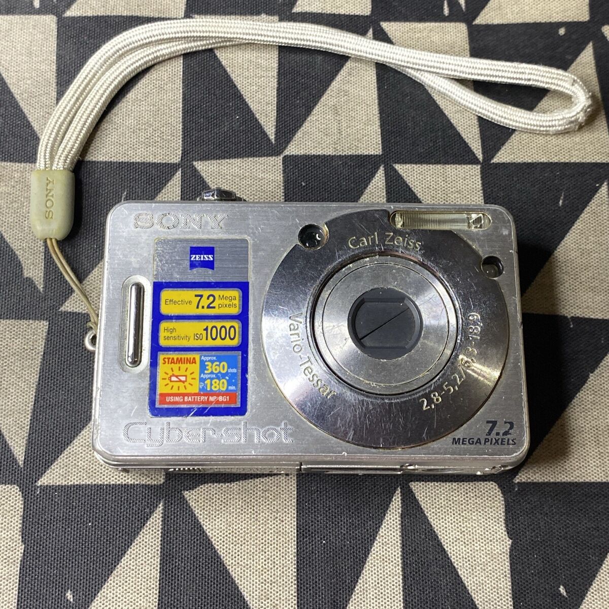 Sony CyberShot DSC-W70 7.2 Megapixel Digital Camera Silver Sony CyberShot DSC-W70 7.2 Megapixel Digital Camera Silver