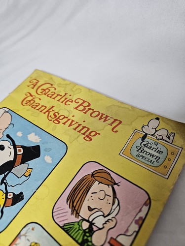 Vintage 1975 A Charlie Brown Thanksgiving by Charles M. Schulz Paperback Book - Picture 2 of 6