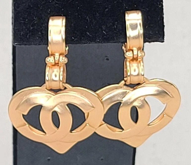 Vintage CHANEL CC Logo Gold Heart Clip-On Earrings Used