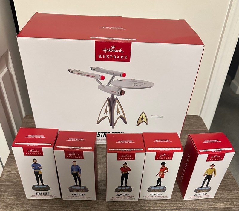 Hallmark Star Trek Tree Topper and 5 linked ornaments