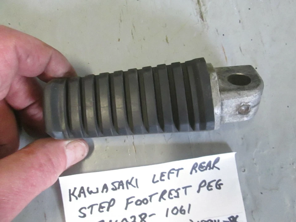KAWASAKI GPZ550 / GPZ750 / GPZ1100 / VN700 / 750 CLAVIJA TRASERA IZQUIERDA, 34028-1061 Foto 2 de 4