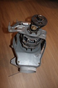Miele Trockner Gebläsemotor Motor kpl. aus Trockner T 454  63/2 - 5788080