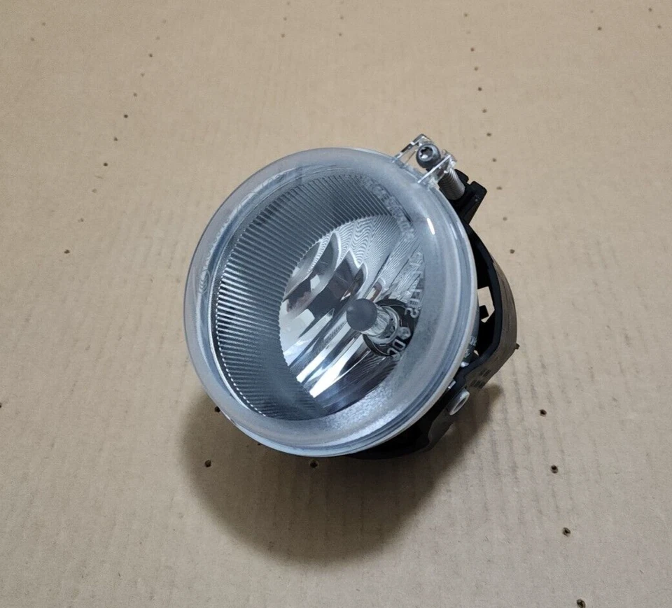 Dodge Nitro 2007-2010 calibre OEM LH O RH CONJUNTO DE FAROS ANTINIEBLA DELANTEROS 04805857AB Foto 4 de 4