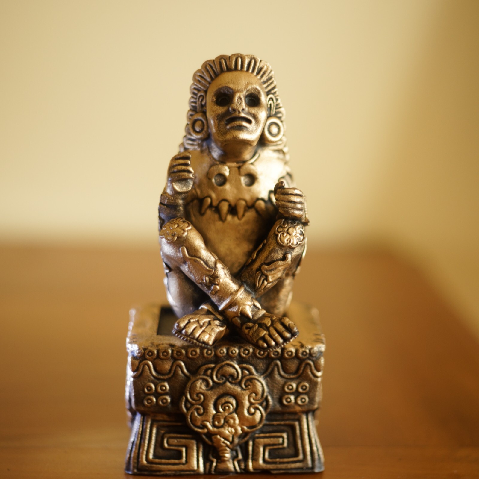 Réplique statue Xochipilli dorée finition luxe 16cm