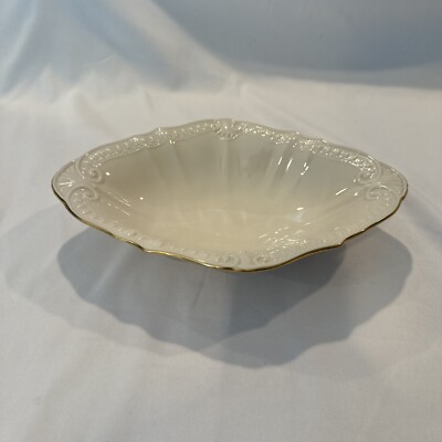 Lenox China Chadwick Serving Bowl Centerpiece 24K Gold Trim 11  Ivory