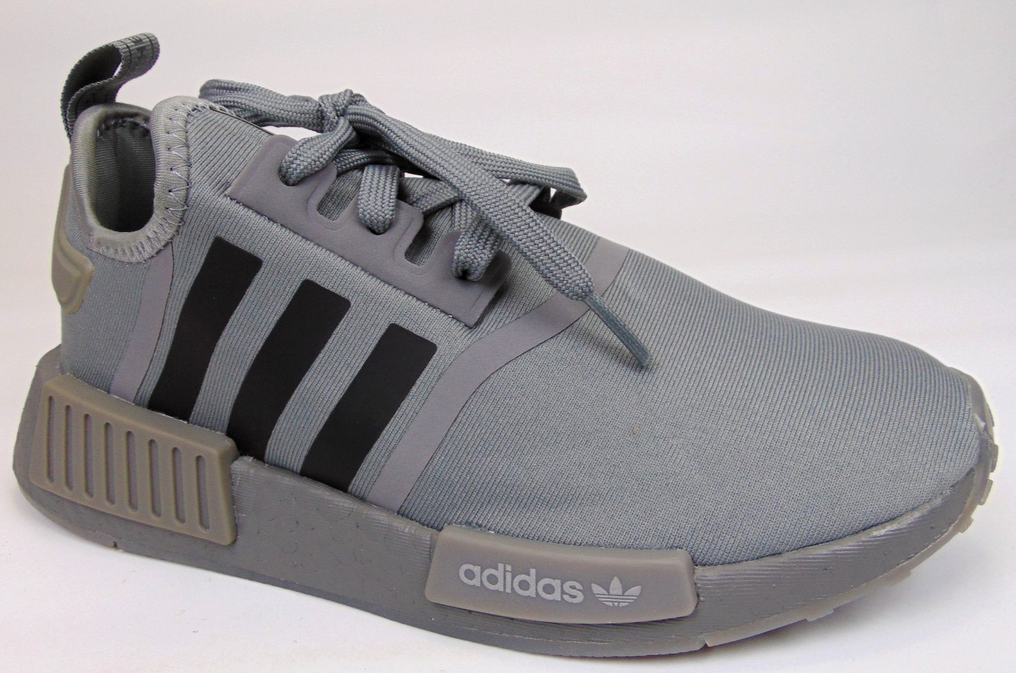 Adidas NMD_R1 J Running Shoes Youth Kids MISMATCH, Size Right 5.5 – Left 5.0 NEW Adidas NMD_R1 J Running Shoes Youth Kids MISMATCH, Size Right 5.5 – Left 5.0 NEW