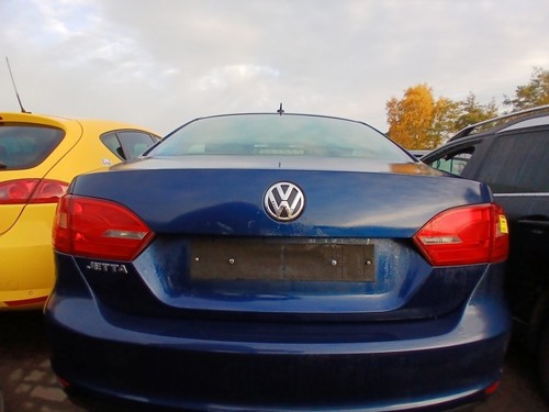 ACHTERKLEP VW Jetta IV (162/16A) Sedan 1.2 TSI (CBZB(Euro 5)) 2012 5C6827025A - Afbeelding 1 van 5