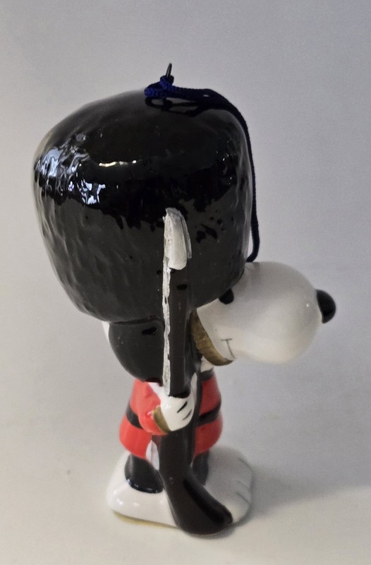 VTG Peanuts Snoopy England Royal Guard British Beefeater Ceramic Ornament 1966
