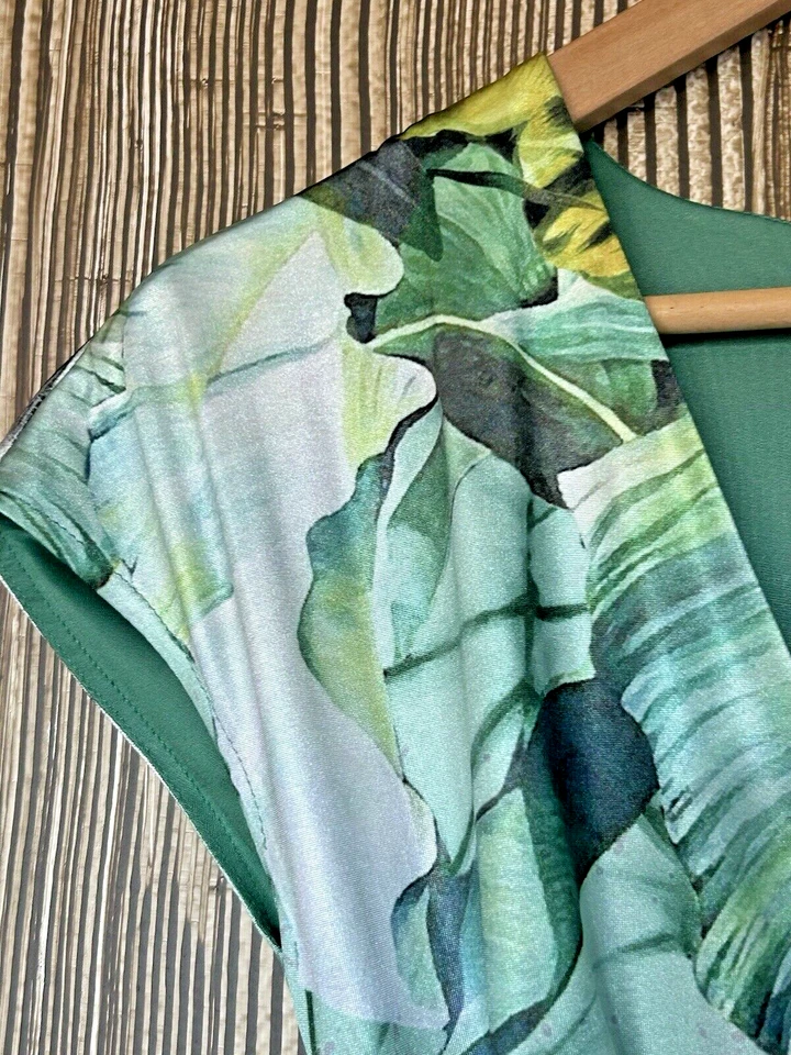 GUESS Women's Candice Tropical Print Jumpsuit Green Satin V Neck Vacay Sz XS - Image 2 of 4