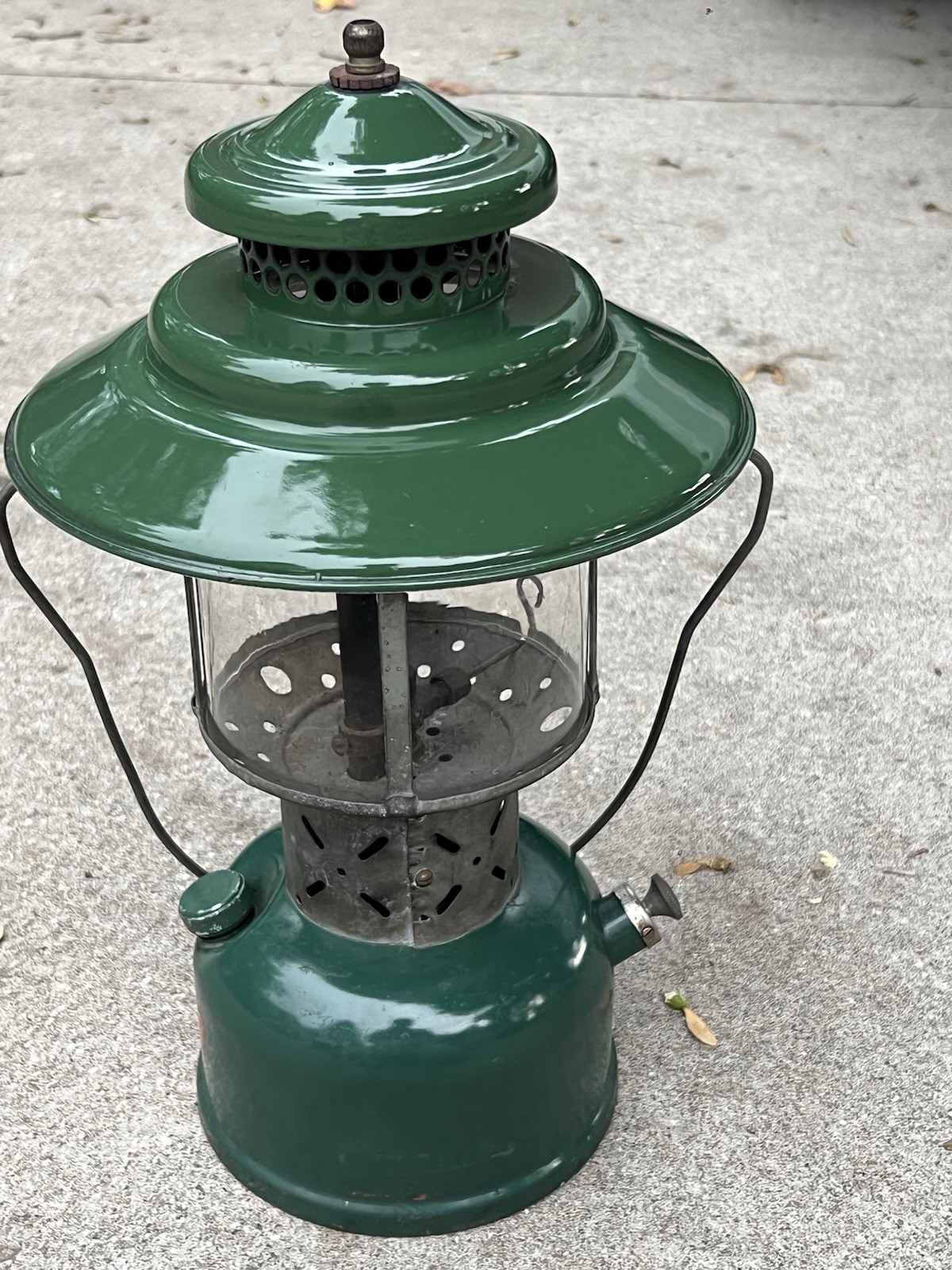 Old 1951 Coleman Dual Mantle Big Hat Lantern 228E  12/51 Sunshine Globe  CLEAN