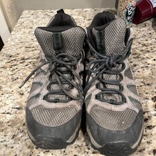 Merrell Mens Oakcreek Mid Waterproof Hiking B...
