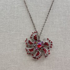 Vintage 80s Red Crystal Snowflake Pendant Necklace Silver Tone Women's Jewelry