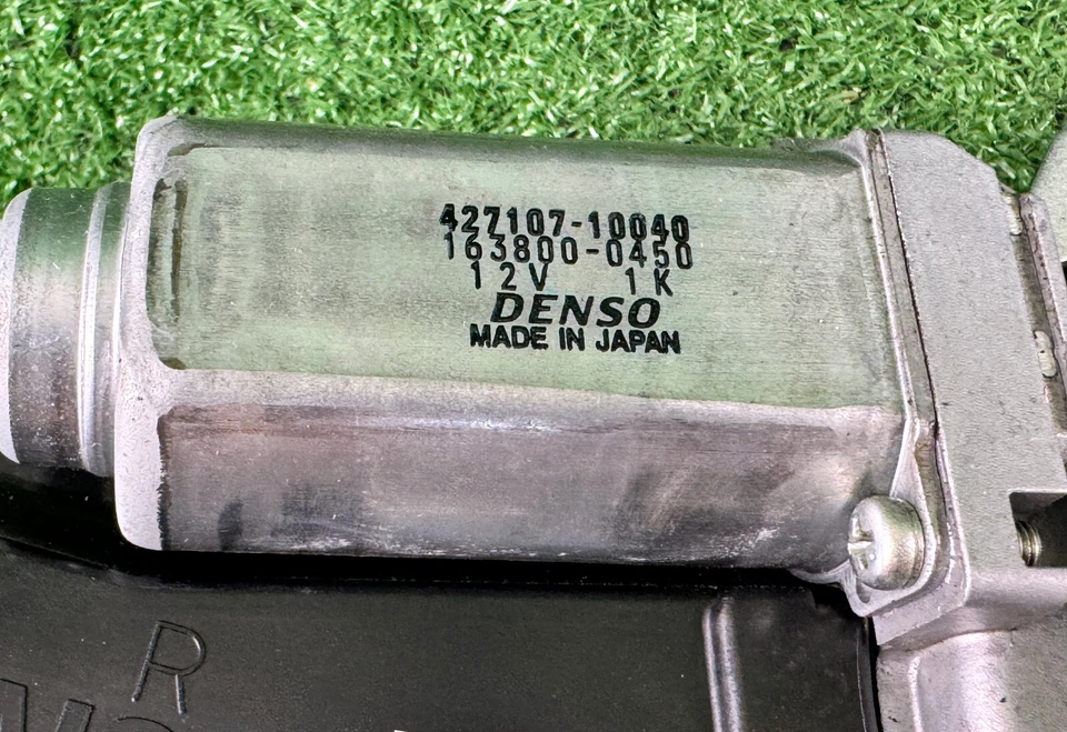 Toyota Sequoia 2008-2016 Tail Gate lift Motor Lift gate 68910-0C020 Oem used - Image 3 of 4