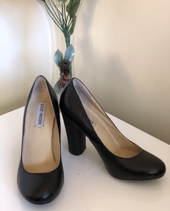 steve madden black closed toe heels