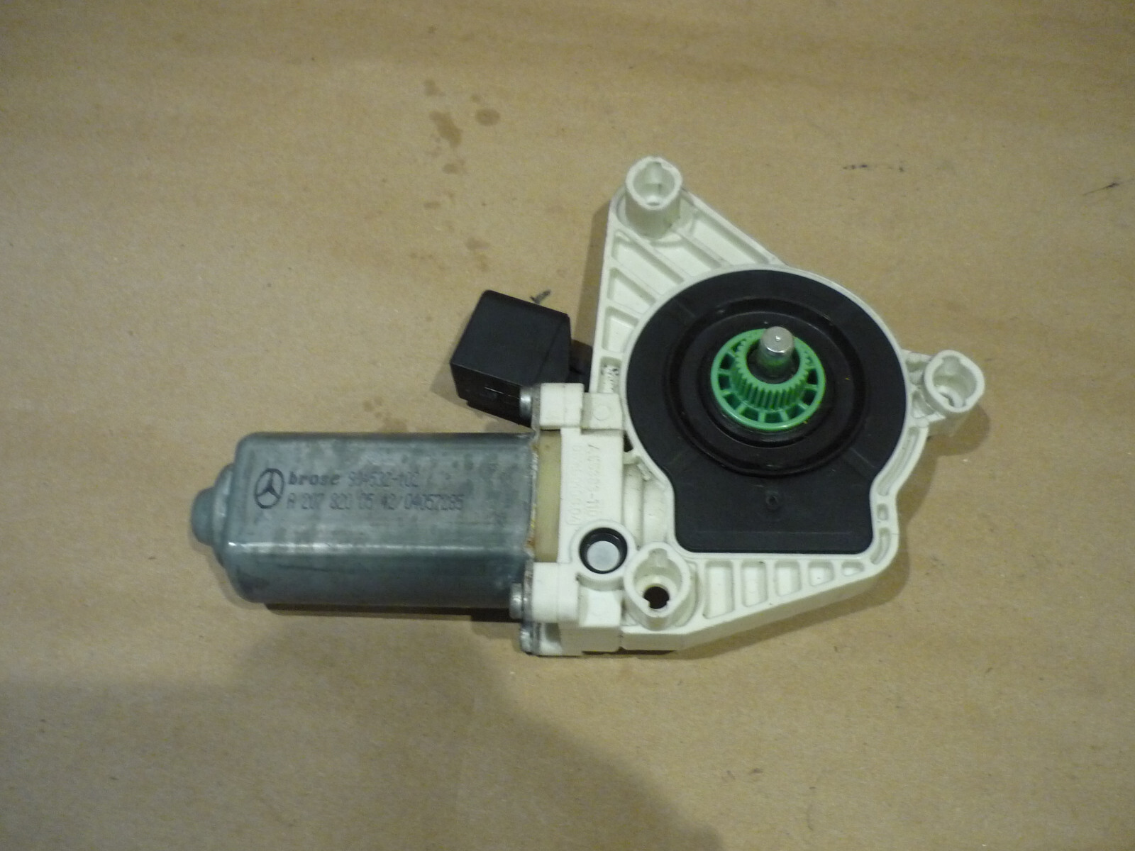 McLaren 720S LH Door Power Window Motor - P/N 14AA377CP