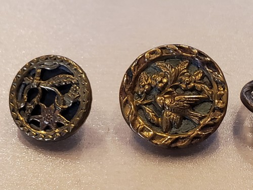 5 VINTAGE VIKTORIANISCHE MESSING/SCHLIFF STAHL & SILBER KNÖPFE KONVOLUT, VOGEL/BLUMEN, PARIS - Bild 3 von 8