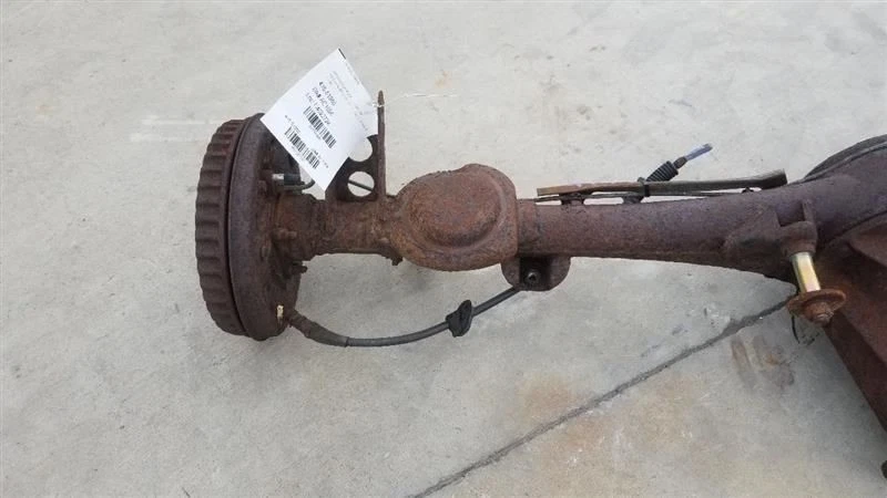 83 MAZDA RX-7 FB CONJUNTO DE EIXO TRASEIRO FREIO A TAMBOR - Imagem 4 de 4