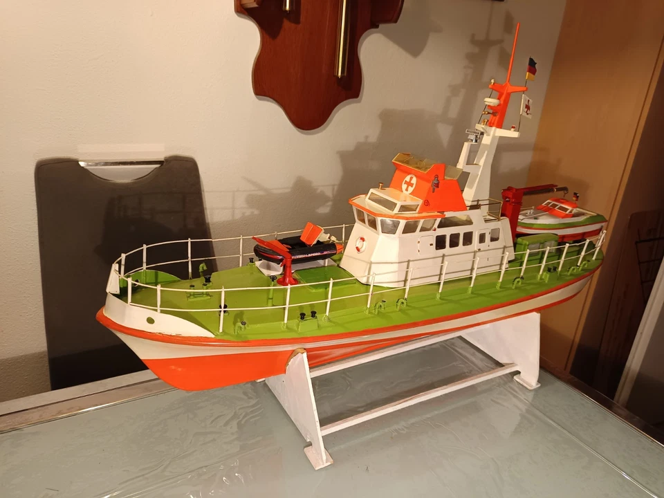 Schönes RC Modell eines Rettungskreuzers - Bild 2 von 4