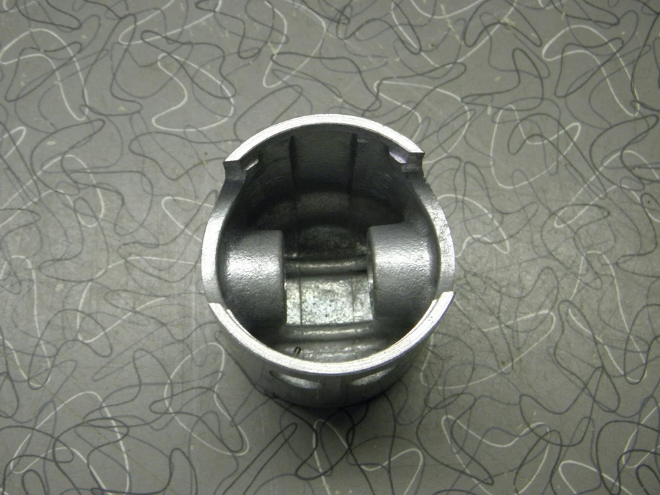 Pistón estándar Yamaha AT2M MX Enduro 1972-73 NOS 318-11631-00 Foto 3 de 4