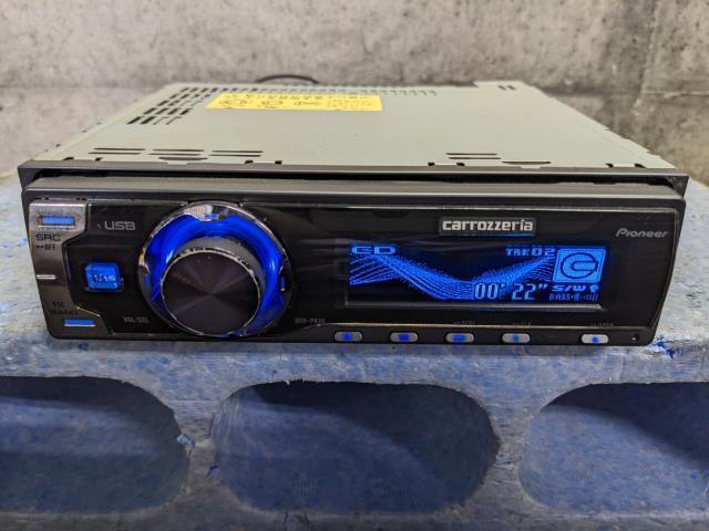 Pioneer Carrozzeria DEH-P620 MP3 USB AUX CD Player Receiver Pioneer Carrozzeria DEH-P620 MP3 USB AUX CD Player Receiver