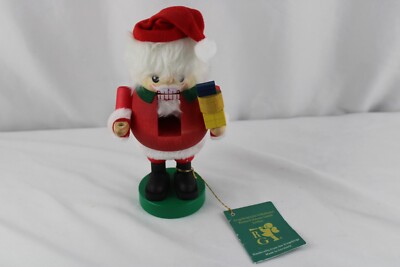 Erzgebirgische Volkunst Nutcracker Original Tag Missing one thing in hand