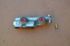 Maître-cylindre de frein Renault R4